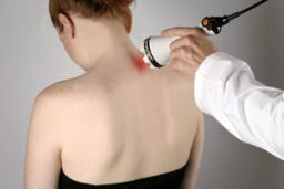 Treatment of cervical osteocondrosis with laser therapy