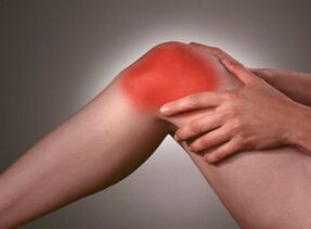 Arthosus's symptom is severe pain in the knee area